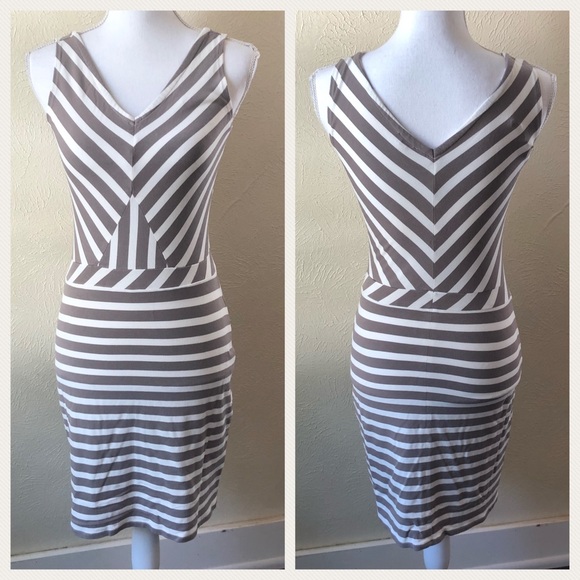 Daniel Cremieux Dresses & Skirts - Cremieux Striped Bodycon Dress XS Tan and White